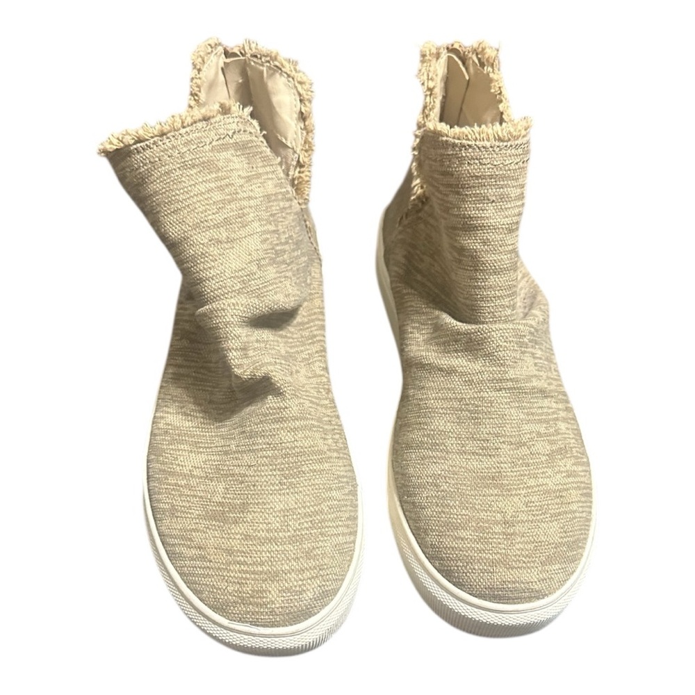 Very G Josie Women's Tan Sneakers Size 9